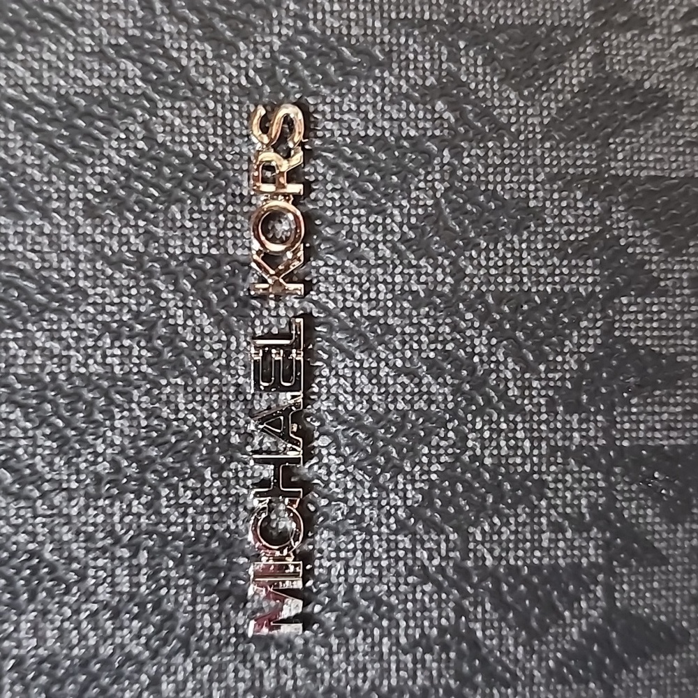 Michael Kors brand Sheila backpack - Picture 2 of 12